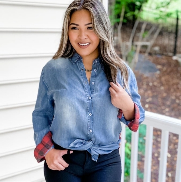New Boutique jean button down with plaid detail - Picture 4 of 6